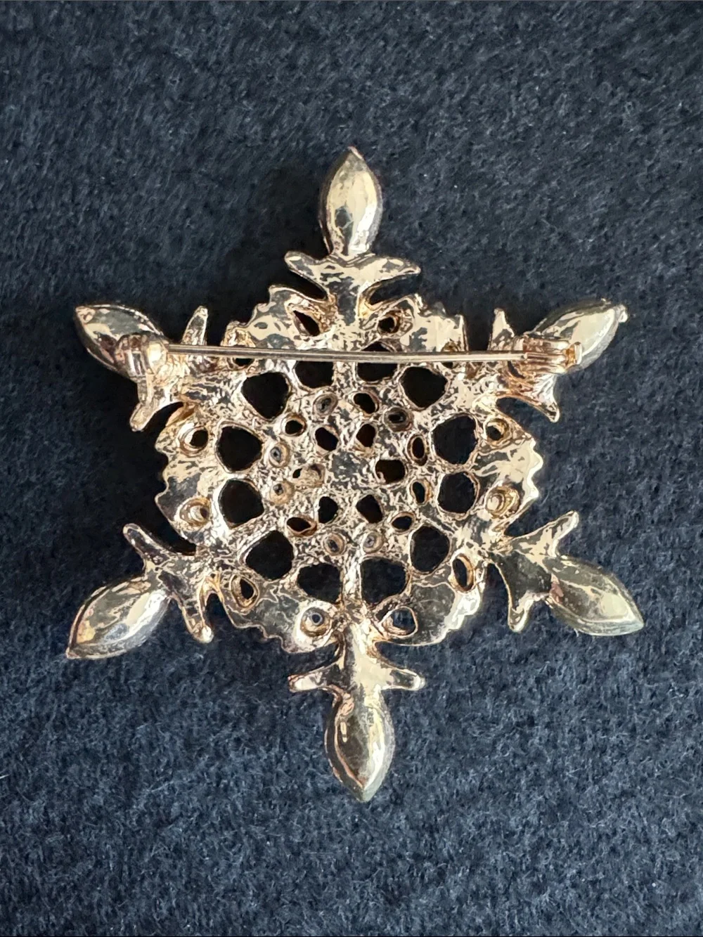 VTG Gold Tone Auora Borealis Rhinestone Snowflake Brooch Pin Mid Century Holiday